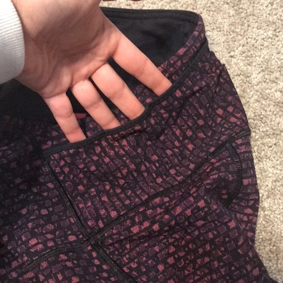 Lululemon Outrun 17" Crop Shatter Weave Dust Coral - Picture 10 of 13